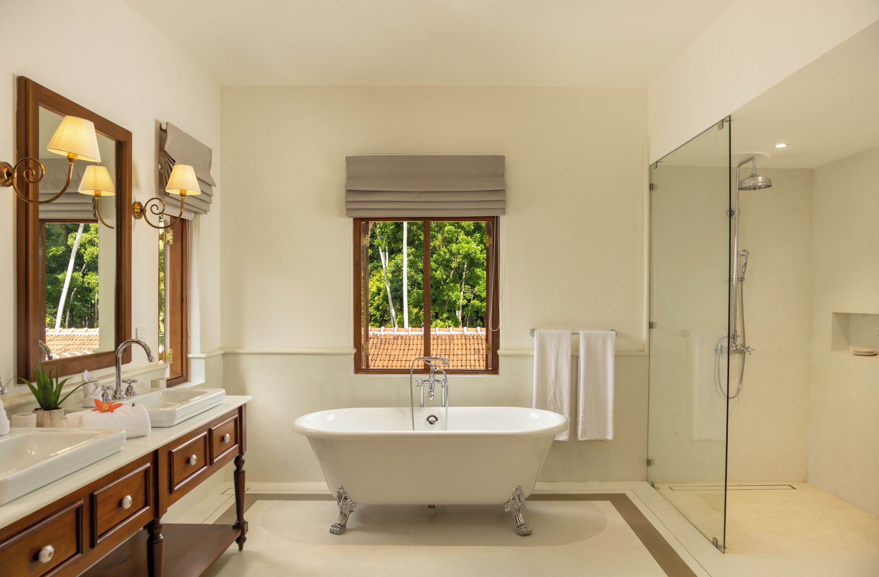 Grand Suite | Banheiro | Banheira e chuveiro separados, produtos de toalete grátis