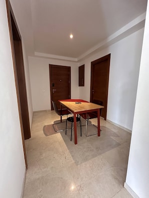 Apartamento, 2 quartos, acessível | Opções para refeição