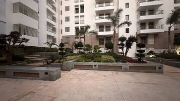 Apartment, 2 Bedrooms, Accessible | Exterior