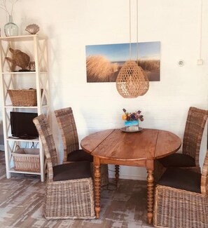 Dining - Cosy Bungalow on Quiet Resort Near Beach (Sint Maartensbrug)