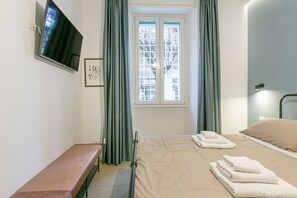1 bedroom, in-room safe, free WiFi, bed sheets