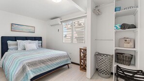 2 bedrooms, desk, iron/ironing board, free WiFi - Daniela`s Beachfront Apartment (Rincón)