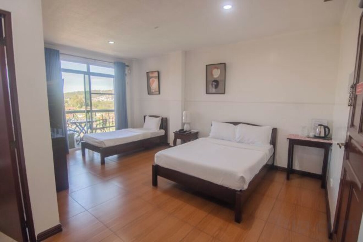 Triple Room