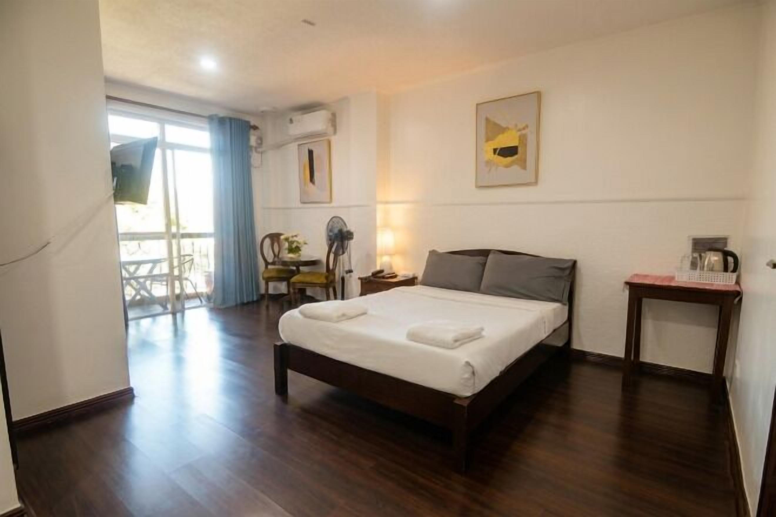 Blackout curtains, iron/ironing board, free WiFi