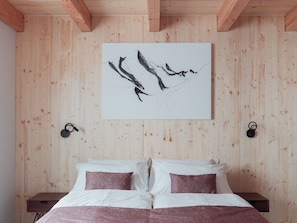Comfort Double or Twin Room | Minibar, in-room safe, desk, laptop workspace - Locanda Via Priula (Morbegno)