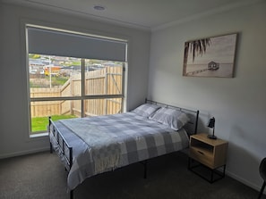 4 bedrooms, WiFi, bed sheets