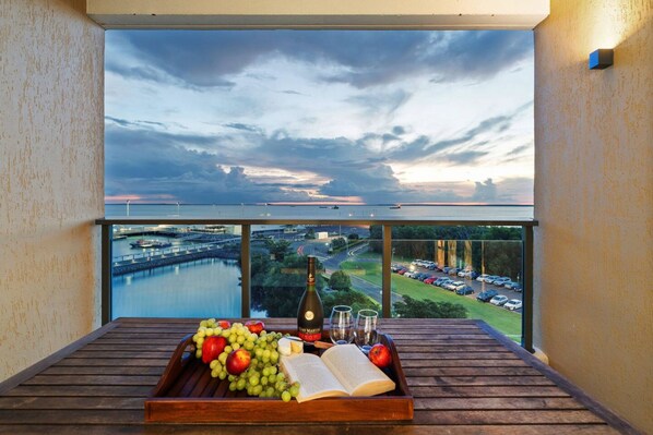 Apartment - Zen By The Sea Pool - Balcony Dining - Seaview (Darwin)