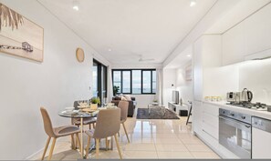 Apartment - Zen By The Sea Pool - Balcony Dining - Seaview (Darwin)