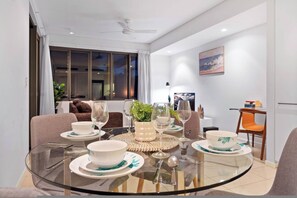 Apartment, Smoking | 1 bedroom, desk - Zen By The Sea Pool - Balcony Dining - Seaview (Darwin)