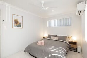 Deluxe Apartment | 1 間臥室、書桌、筆電工作空間、熨斗/熨衣板