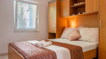 8 عدّة غرف نوم وأسرّة أطفال/رضّع وواي فاي مجانًا