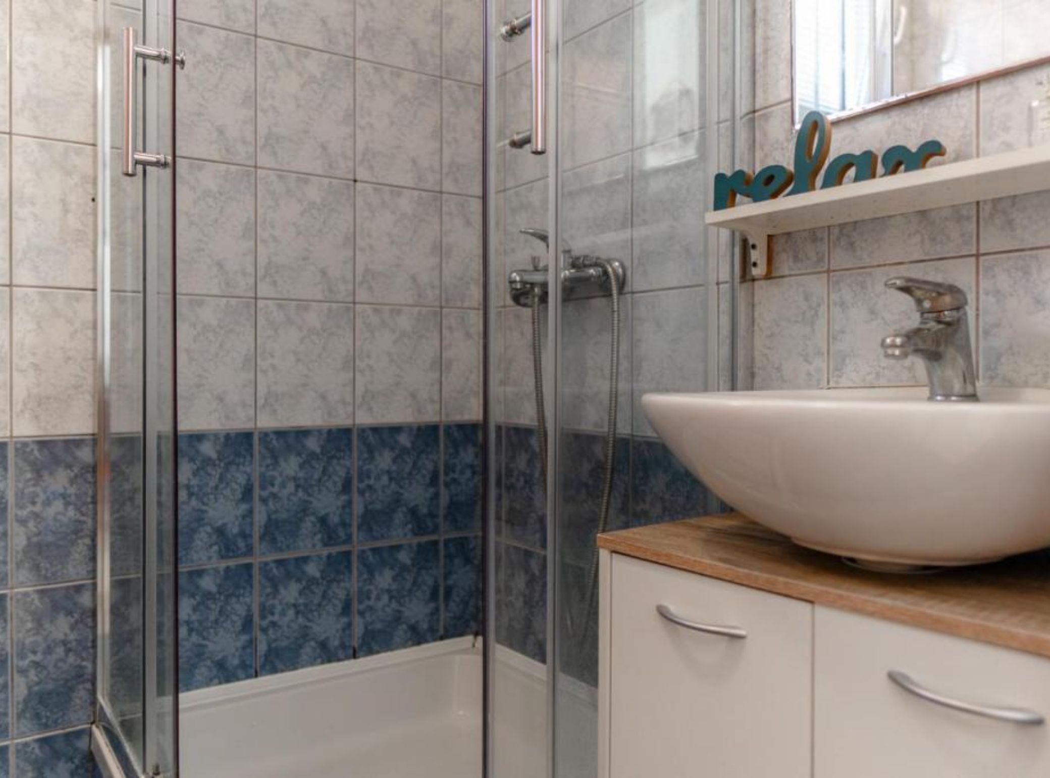 Departamento (Two Bedroom Apartment 3) | Baño | Regadera y toallas 