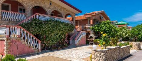 Apartamento (Two Bedroom Apartment 1) | Exterior