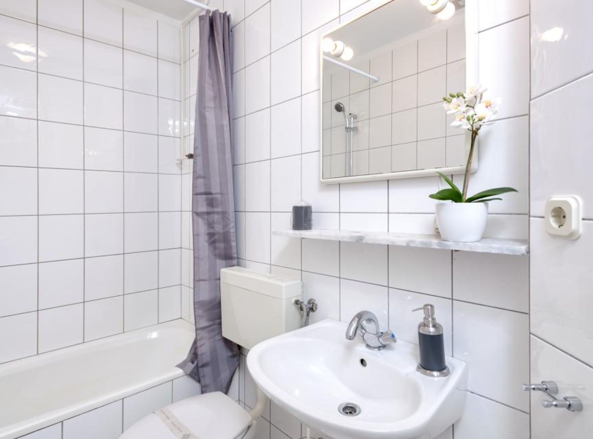 Apartment (Two Bedroom Apartment 1) | Bathroom | Towels