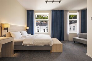 Deluxe Double Room | Desk, free WiFi, bed sheets - BREEZE Bergen City - Self-Service (Bergen)