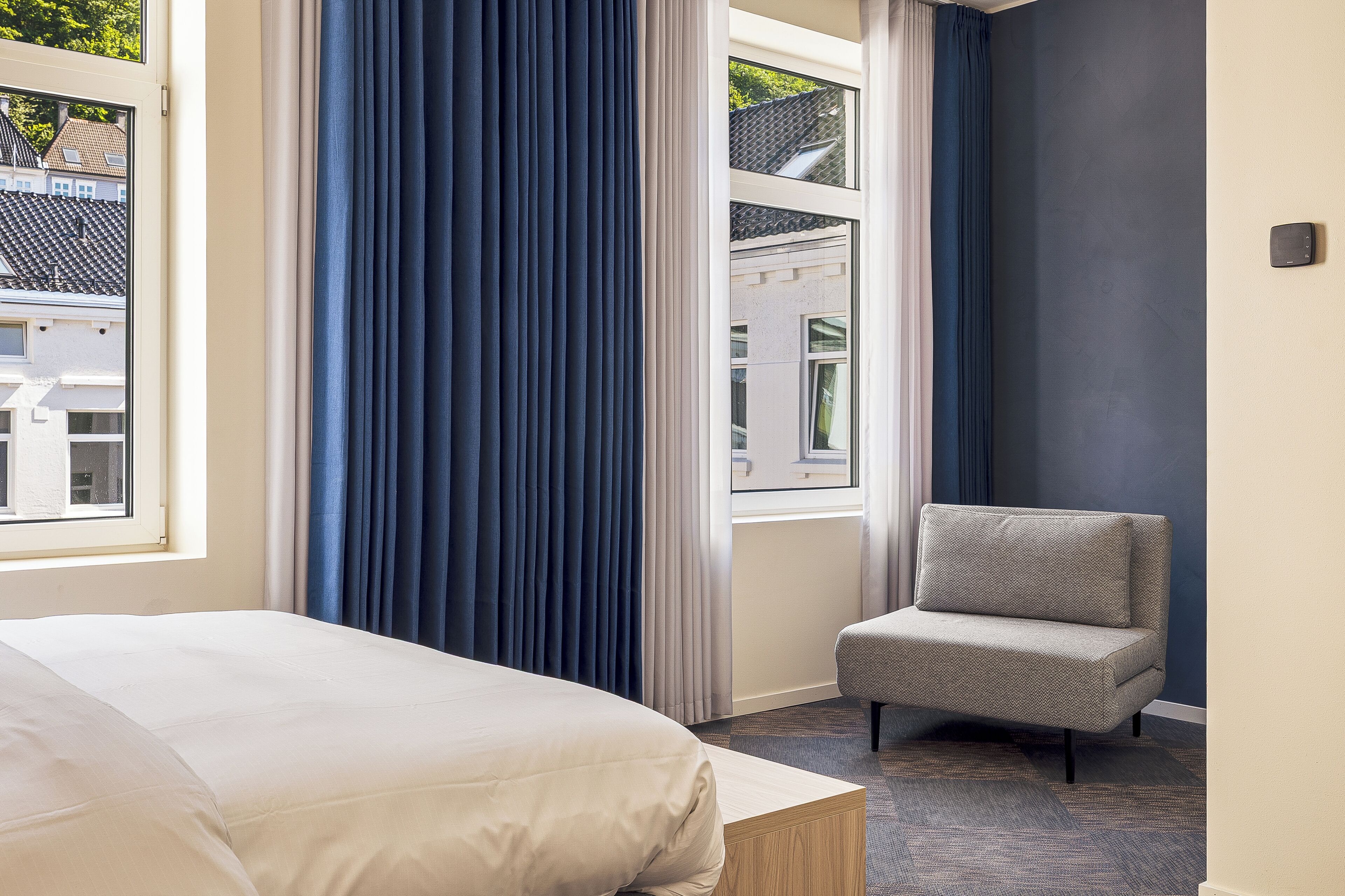 Desk, free WiFi, bed sheets