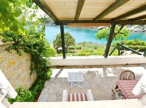 Apartment (One-Bedroom Apartment) | Terrace/patio