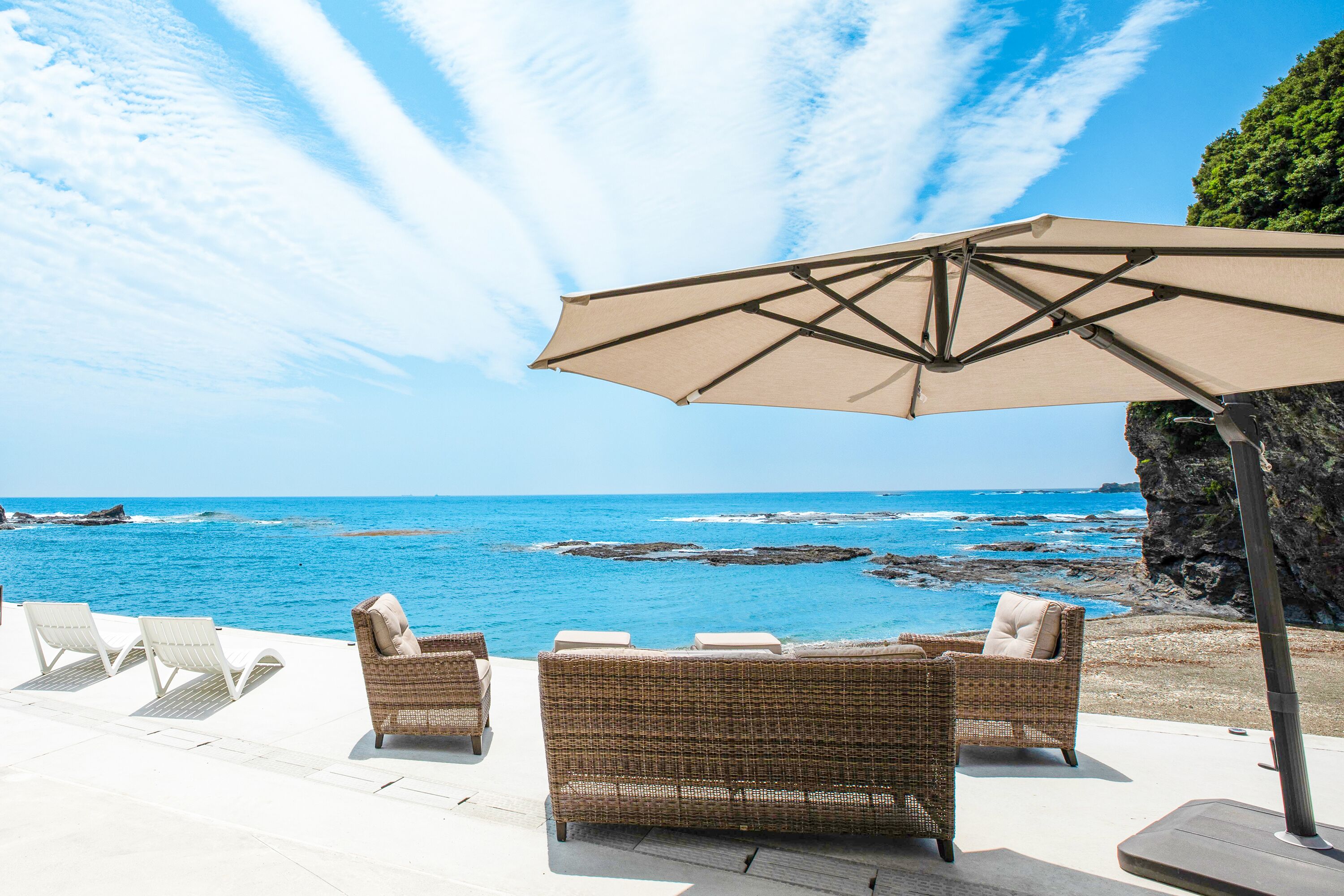 (Exclusive One-Group-Per-Day) Oceanfront Private Villa (Annex + Main Building Twin Rooms)Non Smoking | Terrace/patio