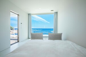 Cubrecamas, sistema de insonorización, wifi gratis y ropa de cama 