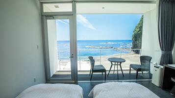 Premium bedding, down comforters, soundproofing, free WiFi