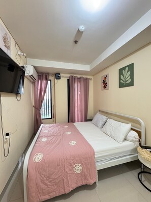 2 bedrooms, in-room safe, iron/ironing board, free WiFi
