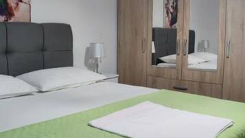 Apartment (One Bedroom Apartment 2) | 6 bedrooms, cribs/infant beds, free WiFi