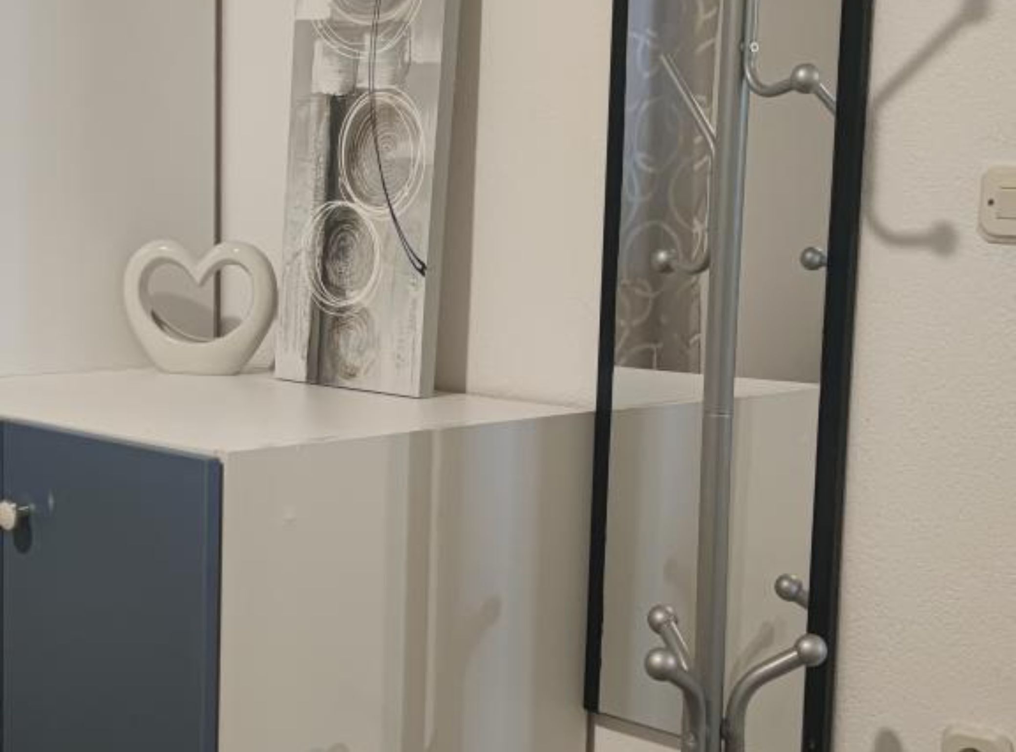 Apartment (One Bedroom Apartment 1) | Bathroom | Shower, towels