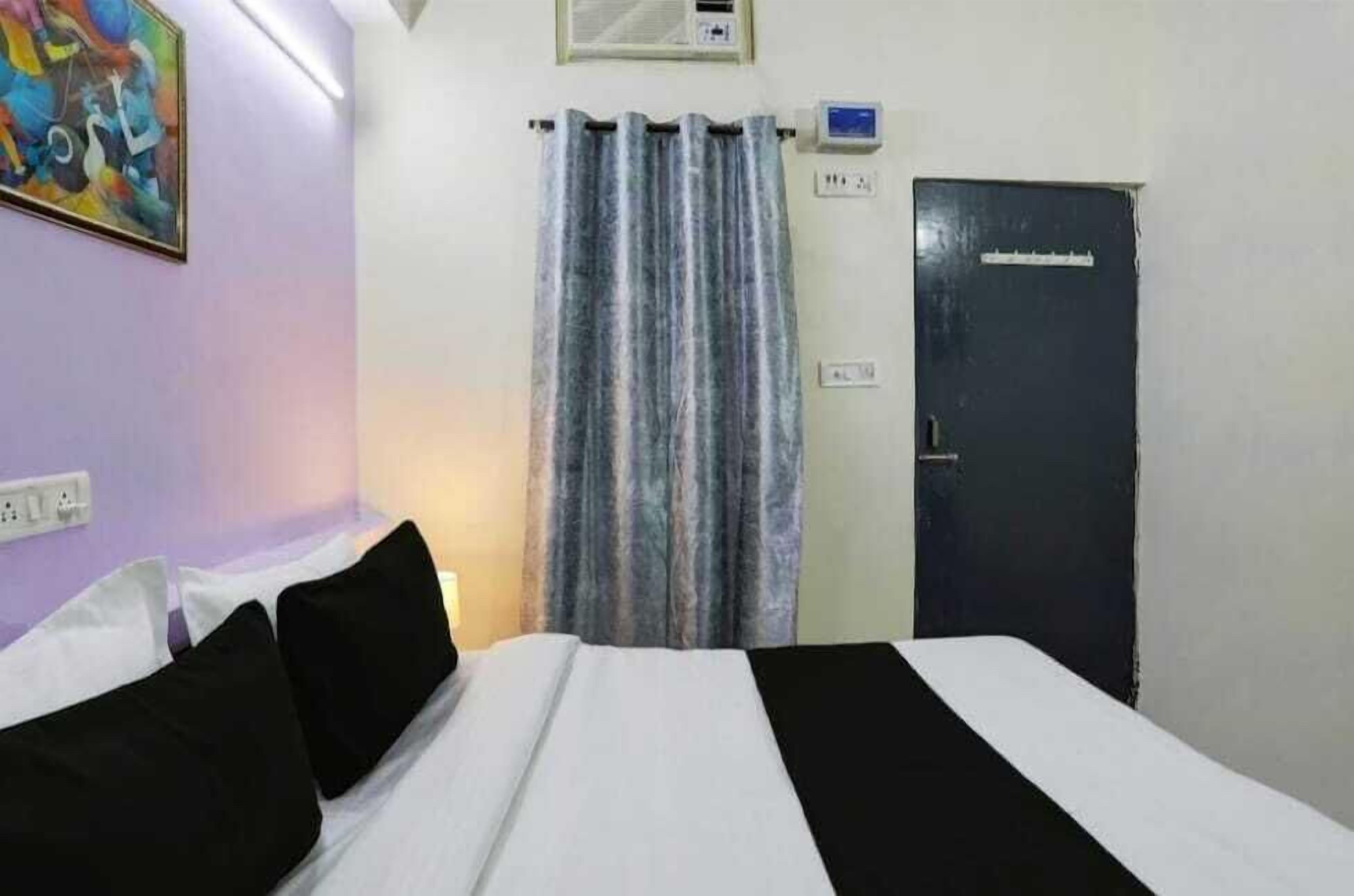 Desk, laptop workspace, soundproofing