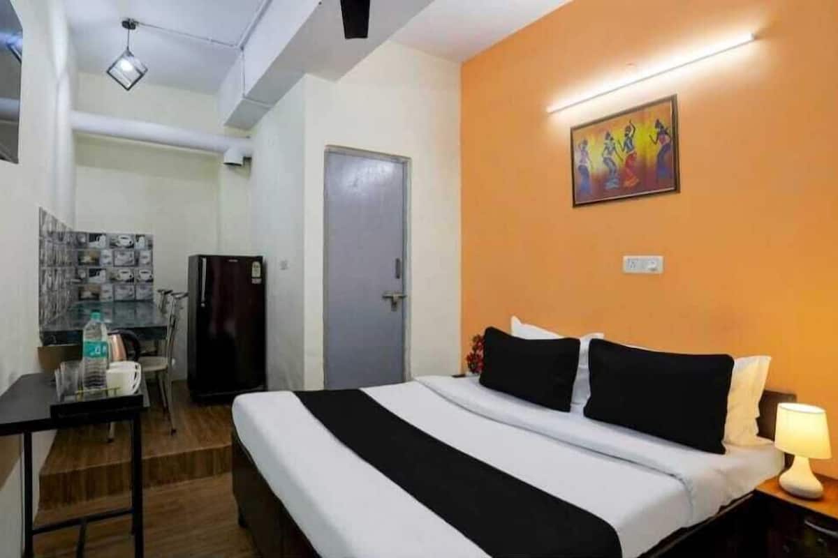 Double Room | Desk, laptop workspace, soundproofing