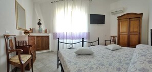 2 bedrooms, iron/ironing board, free WiFi, bed sheets - About Briglioni   (Teulada)