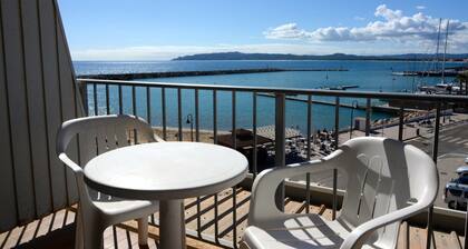 Studio in Spain With Beachfront & Pool Access