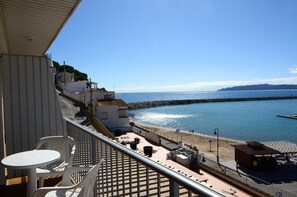 Exterior - Studio in Spain With Beachfront & Pool Access (Torroella de Montgrí)