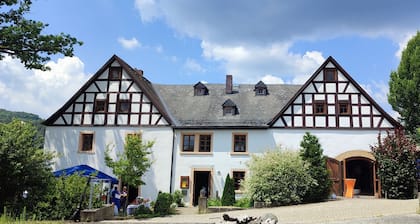 Overnight stay in a historic manor house, Franconian Switzerland, near the Obernsees thermal spa