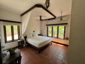 4 bedrooms, desk, iron/ironing board, free WiFi