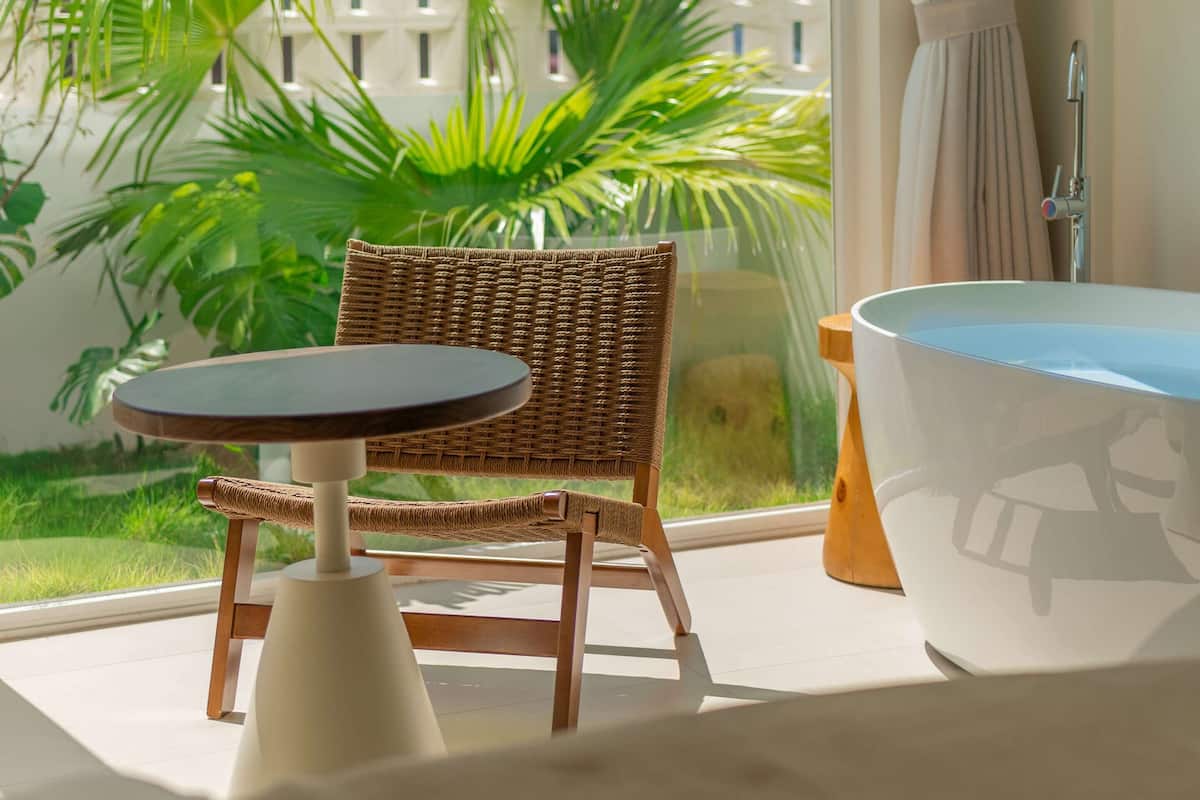 Romantic Double Room | Soundproofing, free WiFi, bed sheets