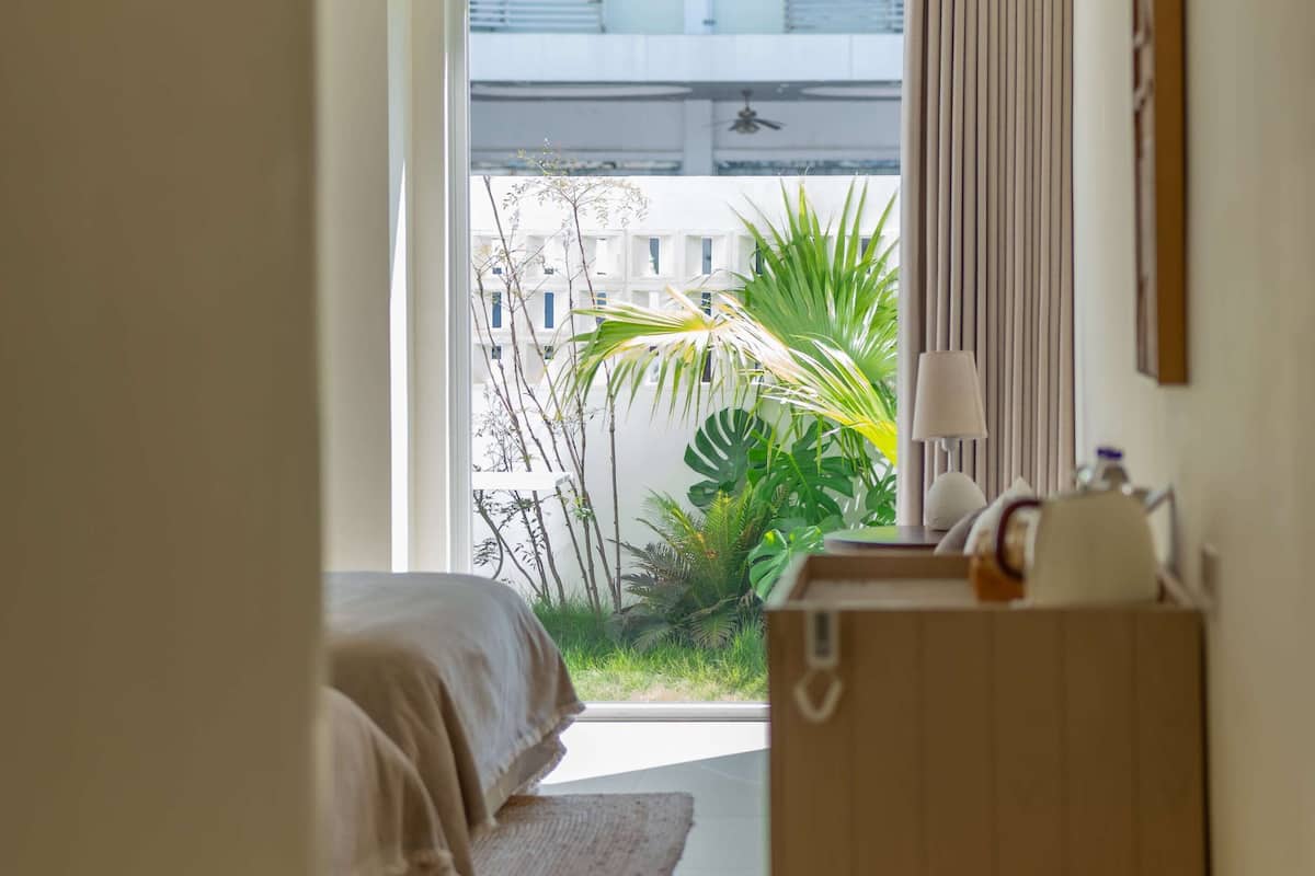Romantic Twin Room | Soundproofing, free WiFi, bed sheets