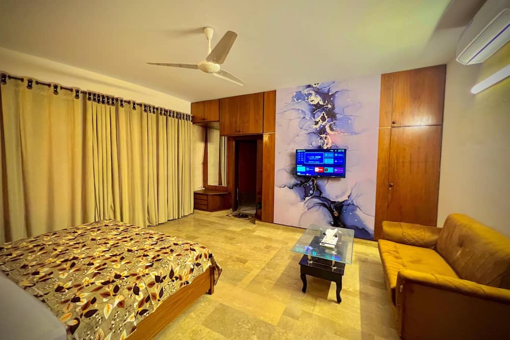 Hotel Imperial DHA