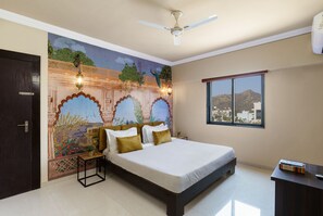 3 bedrooms, desk, laptop workspace, free WiFi - Lazy Daze By Unique Choice Hotels (Udaipur)