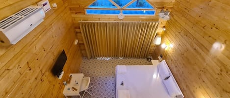 Luxury Cottage, 1 Bedroom | 1 bedroom, desk, laptop workspace, free WiFi
