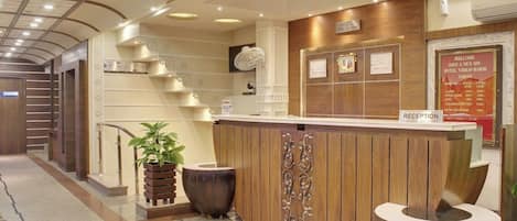 Quầy tiếp tân