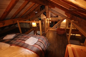 7 bedrooms, iron/ironing board, WiFi, bed sheets