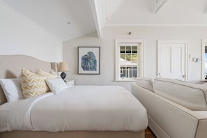 1 bedroom, desk, free WiFi, bed sheets - Ridgedale Cottage, Bayview. The perfect romantic retreat! (Bayview)