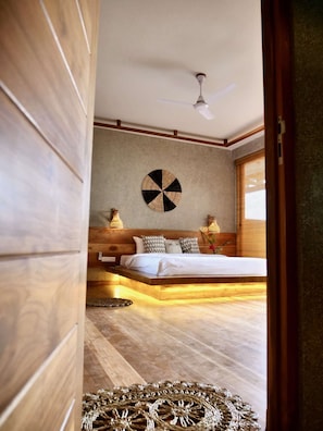 Deluxe-Doppelzimmer, Balkon, Meerblick | 1 Schlafzimmer, Zimmersafe, Schreibtisch, kostenloses WLAN