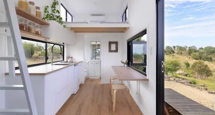 Mountain top tiny home - Hideaway in the country.