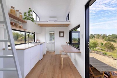 Mountain top tiny home - Hideaway in the country.