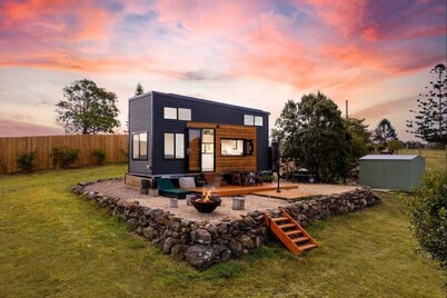 Mountain top tiny home - Hideaway in the country.