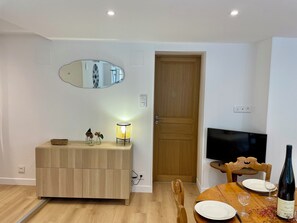Dining - Renovated country gite: Les glycines d'Offwiller (Offwiller)