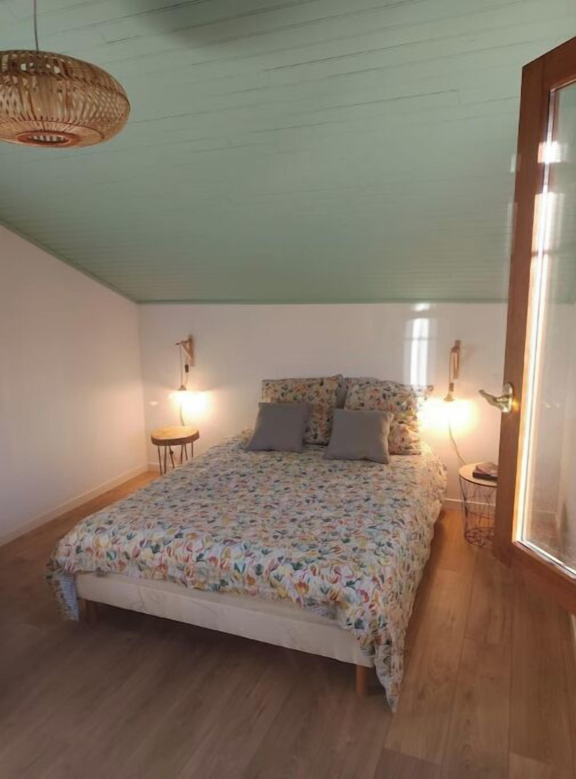 3 Schlafzimmer, Schreibtisch, Bügeleisen/Bügelbrett, Reisekinderbett