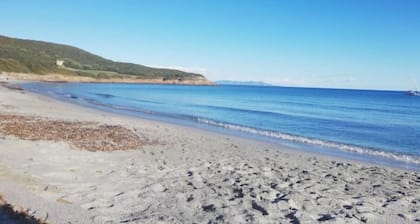 House with large garden, close to the sea and all amenities. Ideal for families