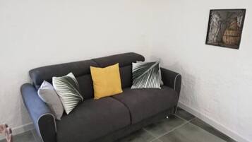 Een televisie en een dvd-speler